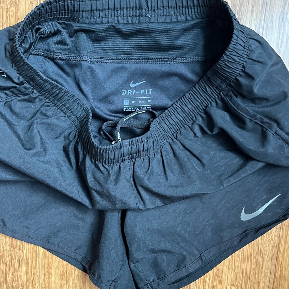 Nike Running Shorts Dri-Fit Lightweight Black Cool Design Women Size XS - Picture 2 of 3